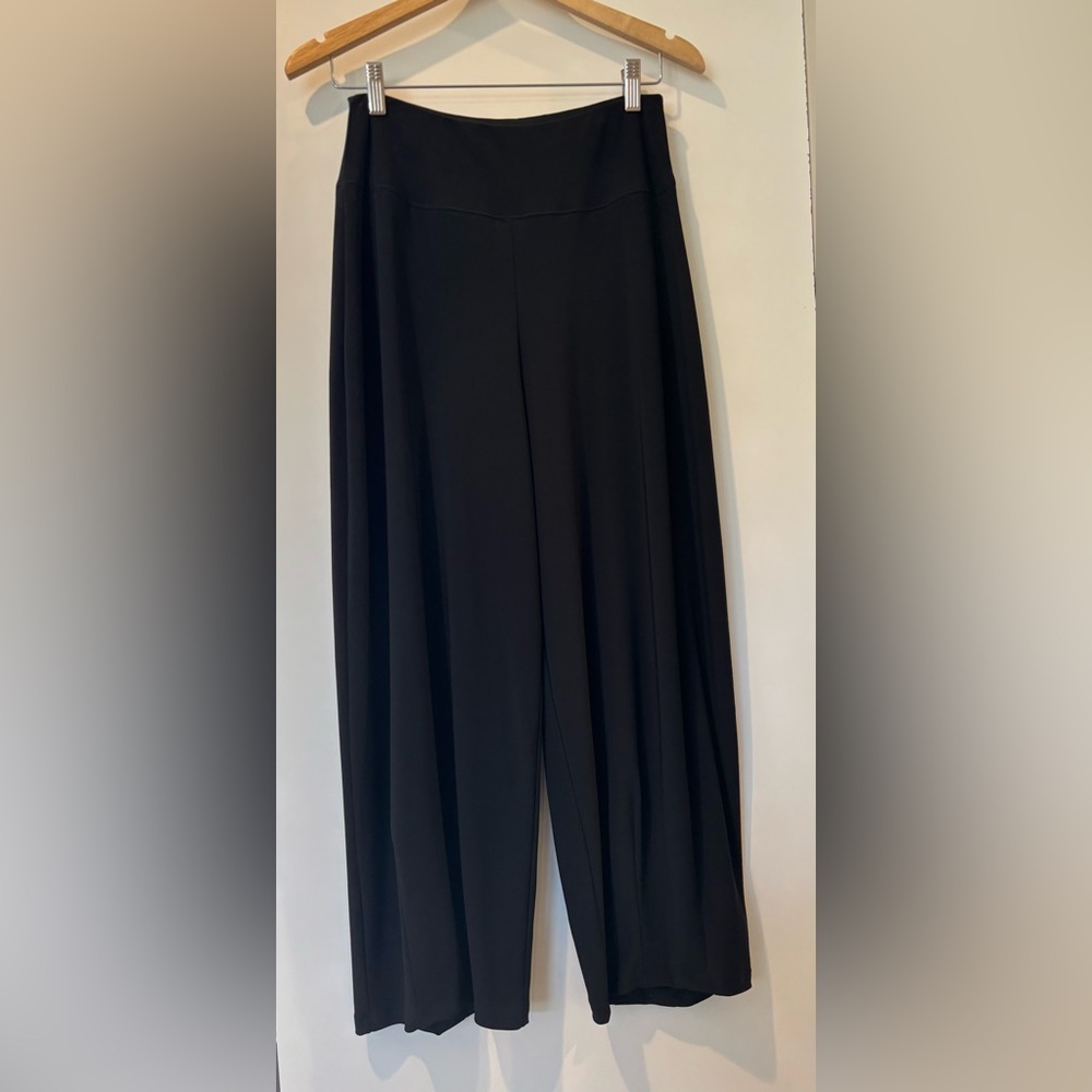 Sympli black palazzo cropped style pants size 8 as new condition!